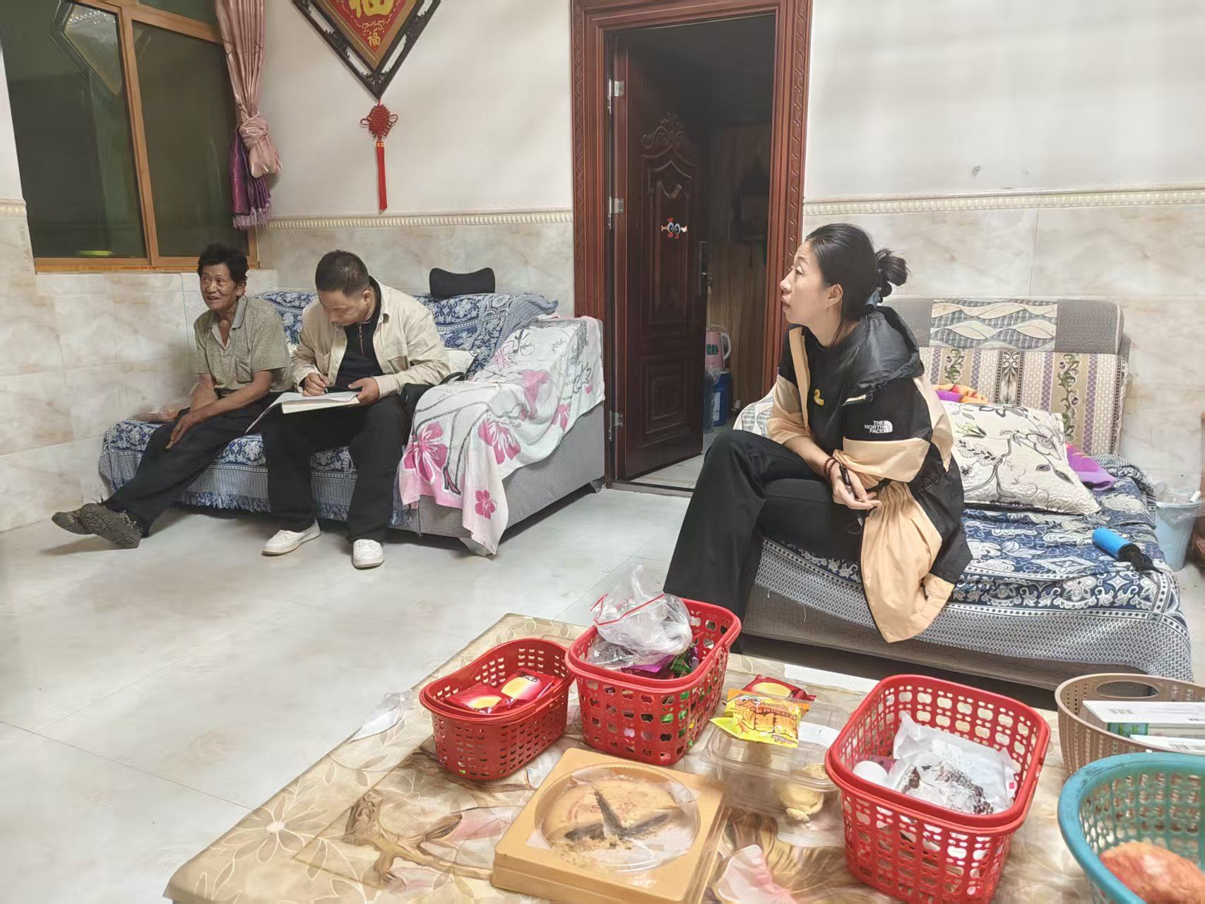 武定縣委辦公室幫扶日“走訪+調研” 精準幫扶“解難+興業”5