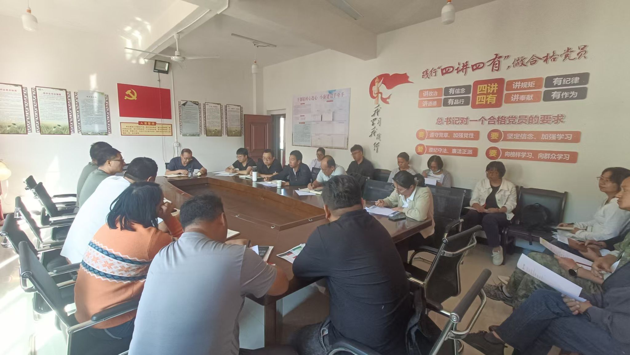 武定縣委辦公室幫扶日“走訪+調研” 精準幫扶“解難+興業”1